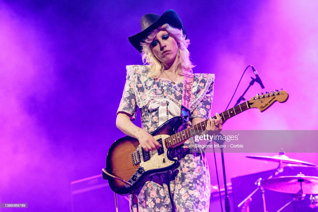 Heavy Fuzz: Black Honey’s ‘A Fistful of Peaches’&nbsp;Reviewed