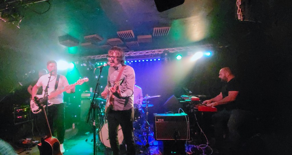 An Electric Sky over Southampton: Teenage Waitress at&nbsp;Heartbreakers