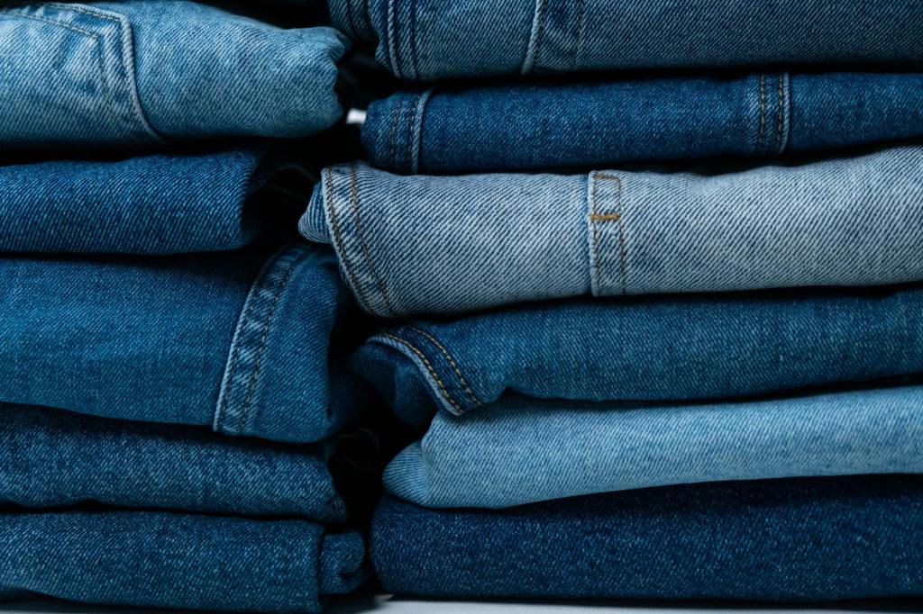 Political Denim: American Eagle v GAP                            – by Katy Galloway 